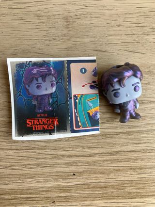 Figura Kinder Stranger Things Steve del reves