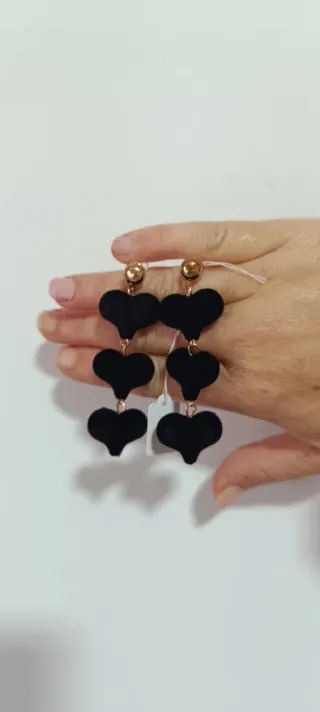Pendientes Corazón Negro y Dorado