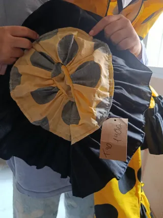 Traje de flamenca lunares amarillo y negro