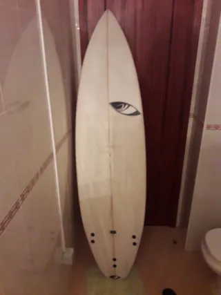 Tabla de surf con bolsa y leash