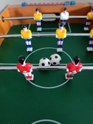 Futbolín de mesa pequeño