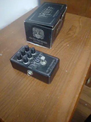 Pedal Distorsión Guitarra Nano Metal Muff.