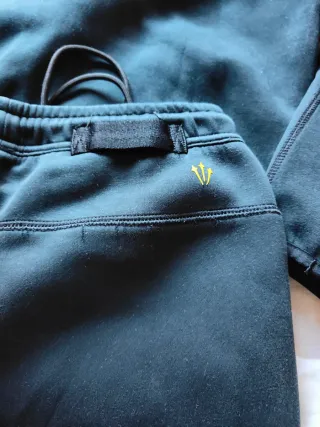 Chándal Nike NOCTA Negro y Dorado