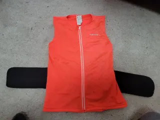 Protector Espalda Infantil Multideporte Naranja.