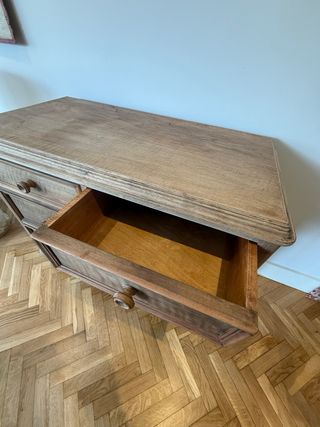 Cómoda antigua de madera