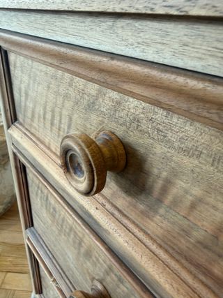 Cómoda antigua de madera