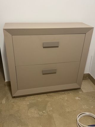 Zapatero beige de madera