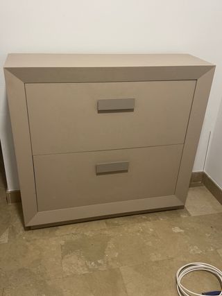 Zapatero beige de madera