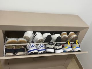 Zapatero beige de madera