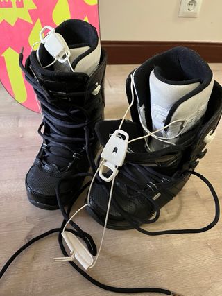 Tabla Snowboard K2 y Botas intuition