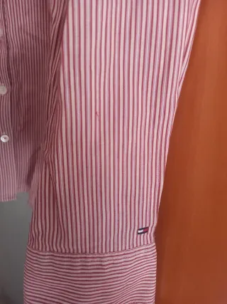 Camisa Tommy Hilfiger rayas roja y blanca