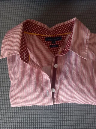 Camisa Tommy Hilfiger rayas roja y blanca