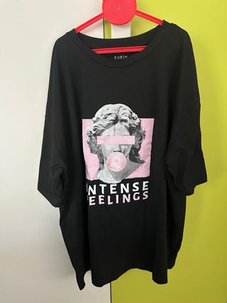 Camiseta SHEIN Negra Talla Única Diseño Estatua