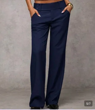 Pantalón azul elegante