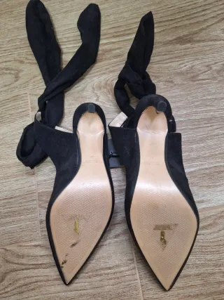 Zapatos de salón Zara negros con lazo