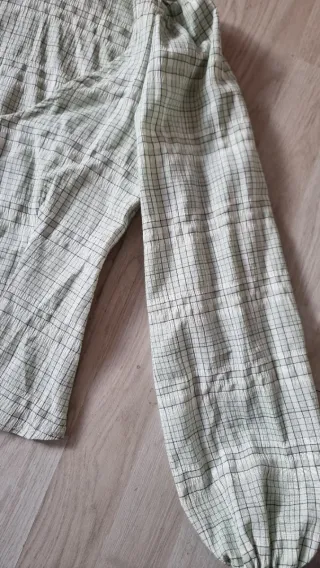 Blusa verde y blanca a cuadros