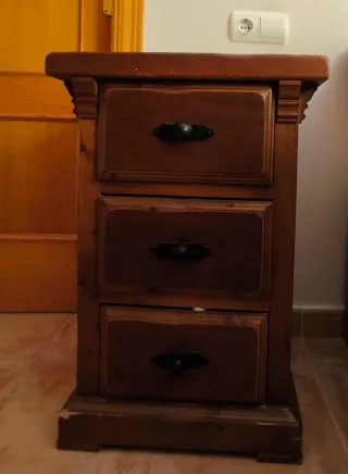 Comò in legno con specchio + 2 comodini