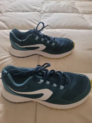 Zapatillas running Decathlon azul/verde