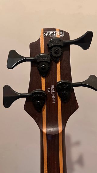 Bajo Cort B4 Activo 4 cuerdas