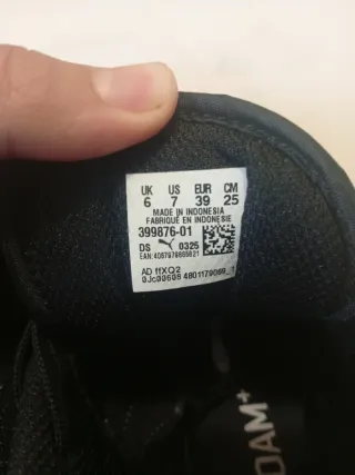 Zapatillas Puma Negras y Blancas