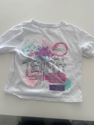 Camiseta blanca con grafiti talla 9-10