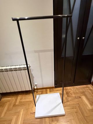 Perchero de diseño metal y madera