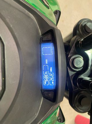 Moto Bajaj Dominar 400 Verde