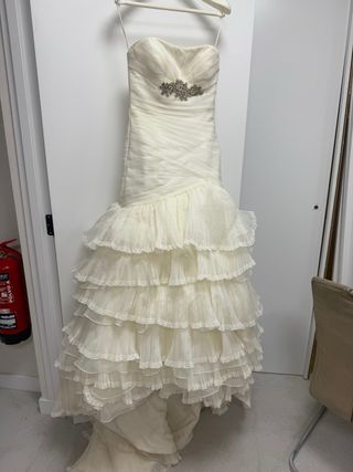Vestido de Novia Sirena con Pedrería. Rosa Clará