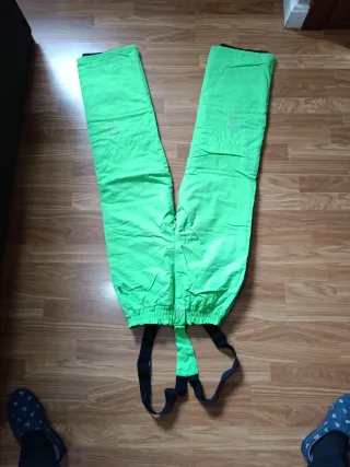 Pantalón de esquí verde neón con tirantes