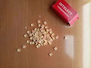 Juego de mesa Intelect Palabras Cruzadas