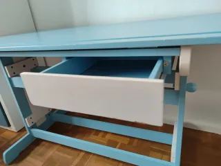 Escritorio infantil evolutivo abatible