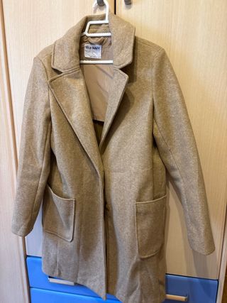 Abrigo estilo americana Old Navy beige