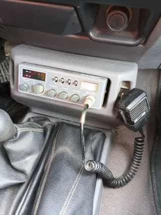 Emisora CB Intek PM-545 Y soporte para colgar micr