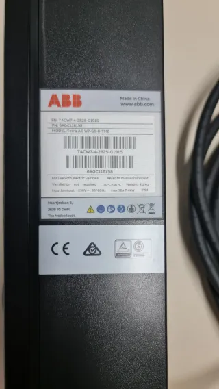 Cargador Coche Eléctrico Lexus Marca ABB Terra Wal