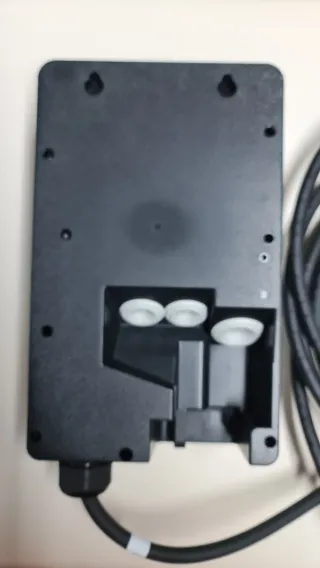 Cargador Coche Eléctrico Lexus Marca ABB Terra Wal