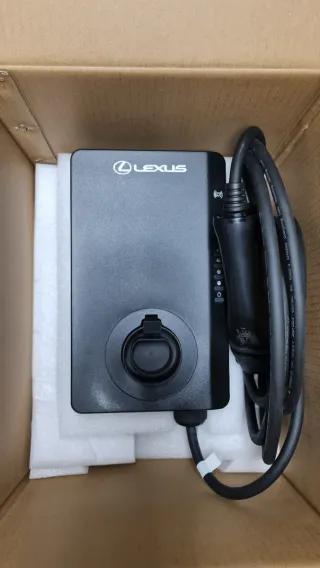 Cargador Coche Eléctrico Lexus Marca ABB Terra Wal