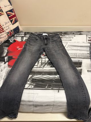 Pantalón vaquero Calvin Klein negro-gris