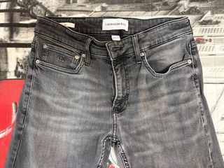 Pantalón vaquero Calvin Klein negro-gris