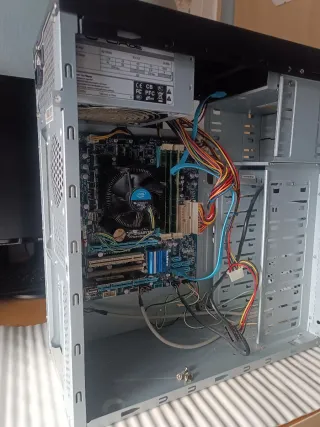 Torre Ordenador Negra/Gris LG