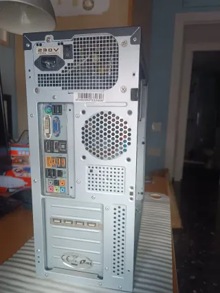 Torre Ordenador Negra/Gris LG