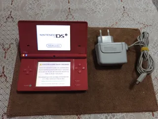 Nintendo DSi Rossa