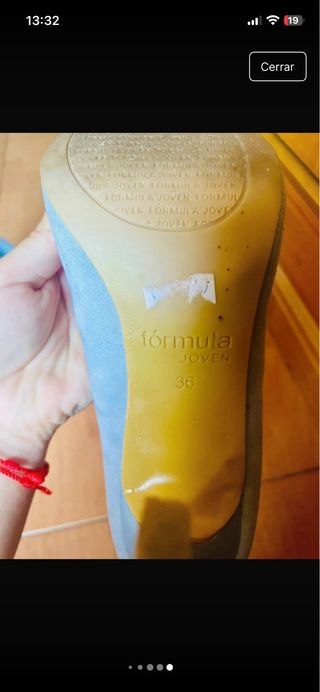 Zapatos de tacón azul cielo