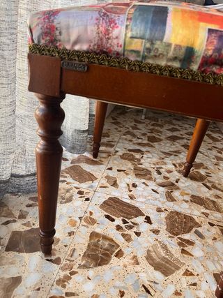 Taburete de dormitorio con estampado