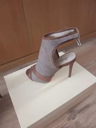 Sandalias Menbur Beige y Marrón