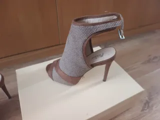 Sandalias Menbur Beige y Marrón