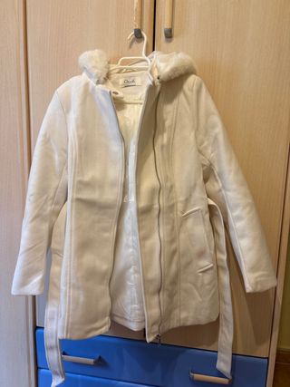 Cazadora blanca mujer con capucha