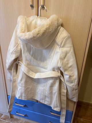 Cazadora blanca mujer con capucha