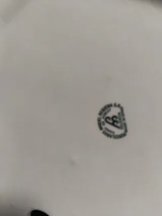 Porcelana Miquel Requena Joven con Jarrón