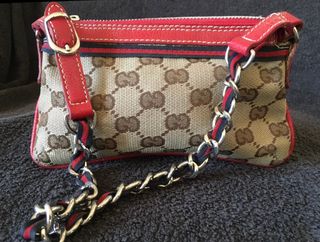 Mini pochette Gucci con catena