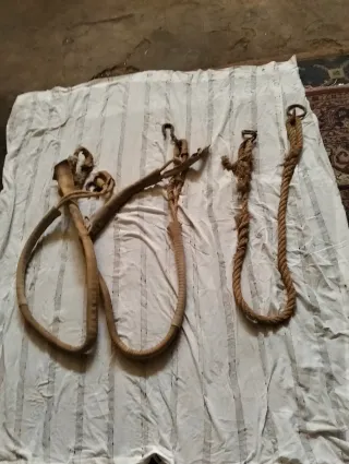 Arreos antiguos de cuero